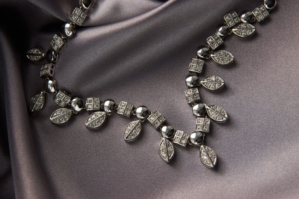 Necklace with gray diamonds