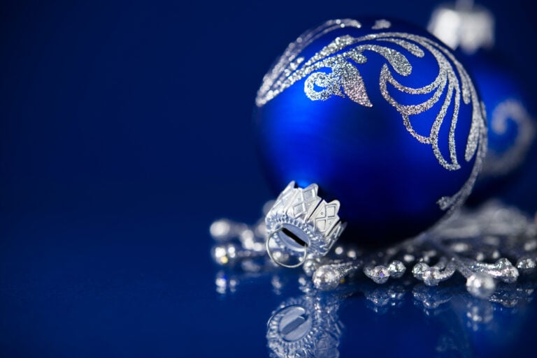 10-christmas-colors-and-their-festive-meanings-explored-color-meanings