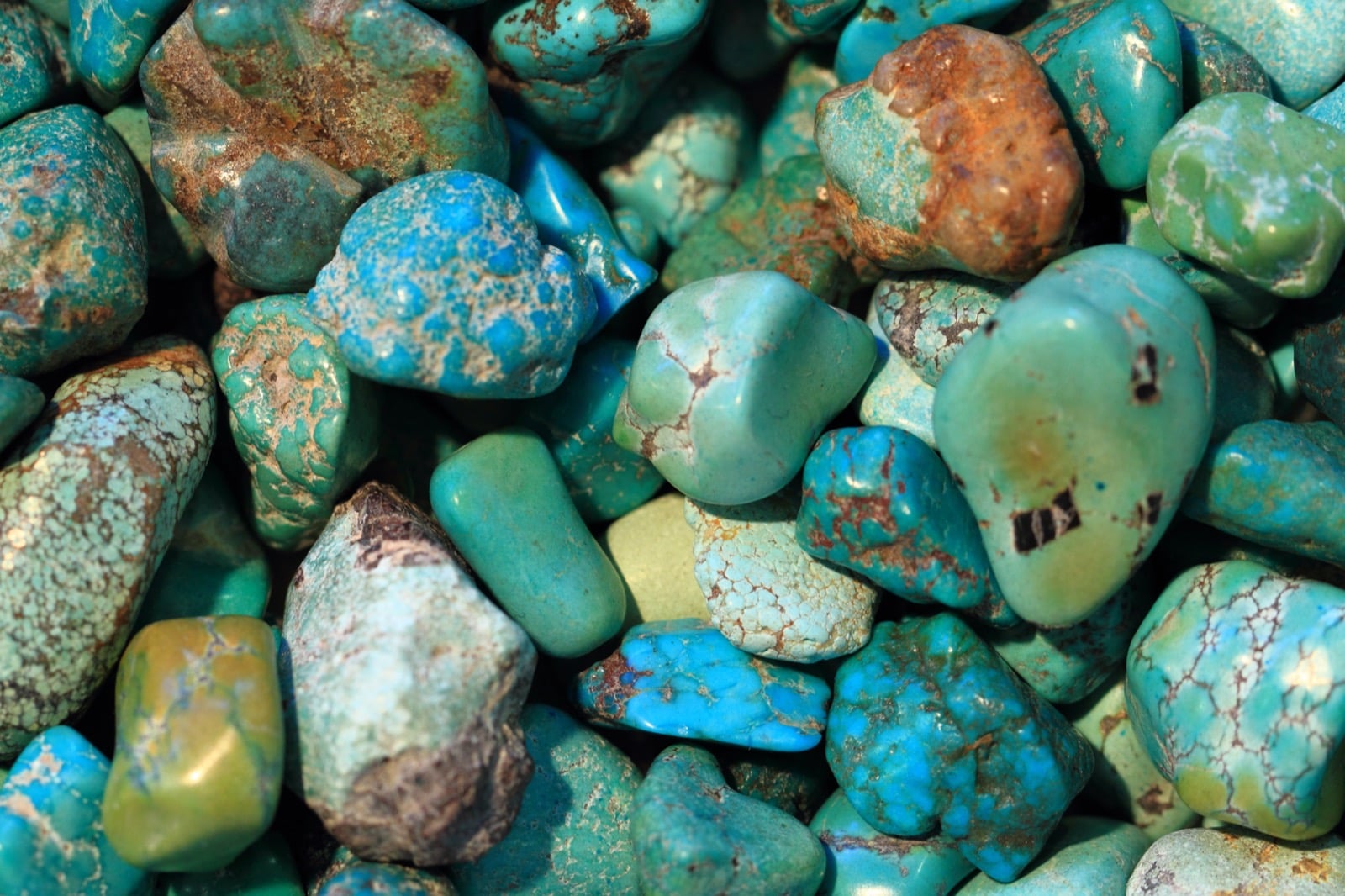 The Color Teal: Definition, Hex Code, History, Meaning, and Design Uses ...
