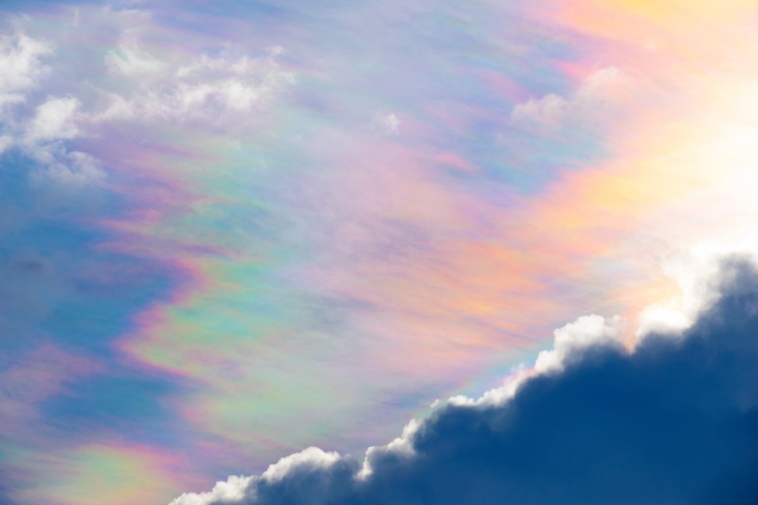 Why Clouds Turn Pink Orange Red Purple And Even Rainbow Colors 